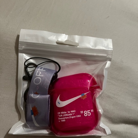 Nike AirPod Cases - Picture 5 of 16